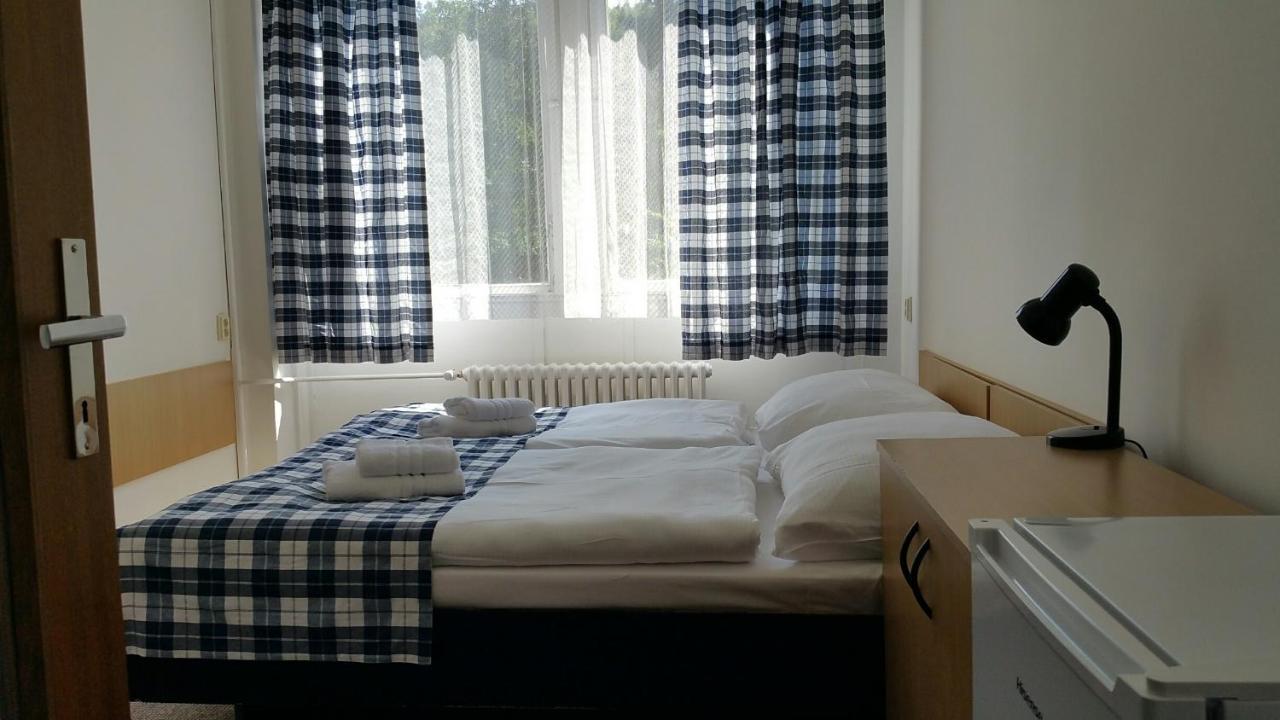 Hotel Hlaska Zlenice Kamer foto
