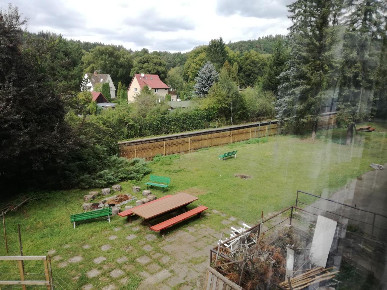 Hotel Hlaska Zlenice Buitenkant foto